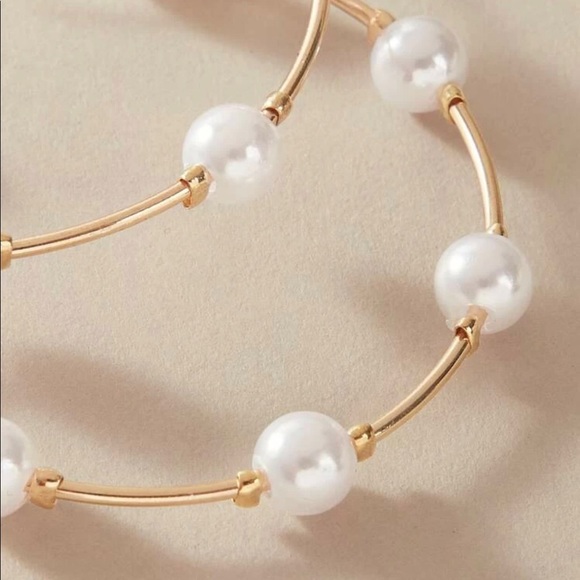 1 pair Faux Pearl Decor Cuff Hoop - Picture 3 of 3